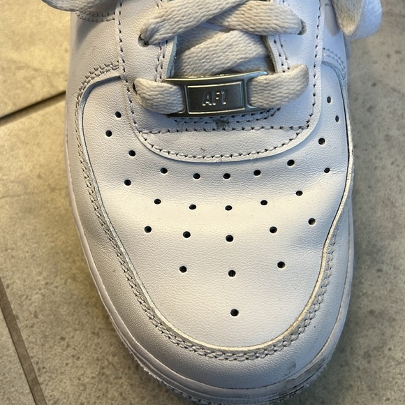 White AF1 - Picture 4 of 5